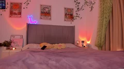 Kitty online show from November 11, 8:55 pm