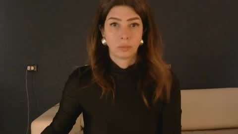 White Queen online show from April 2, 7:48 am