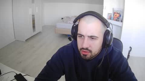 whiterock2000 online show from December 18, 11:24 am