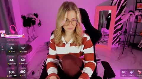 whitneypunnch online show from February 25, 3:04 pm