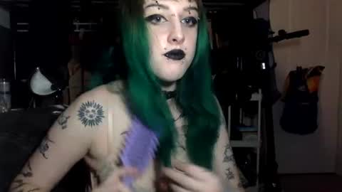 em online show from July 24, 8:33 am