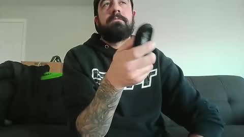 whtboytatted384 online show from December 14, 9:10 pm