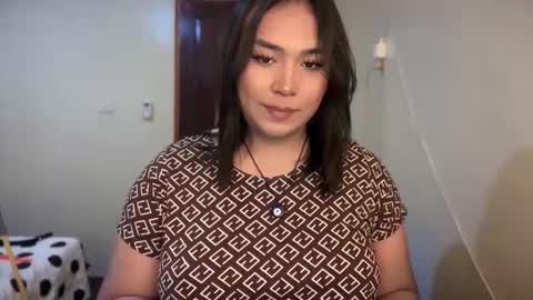 Minna online show from May 14, 5:33 pm