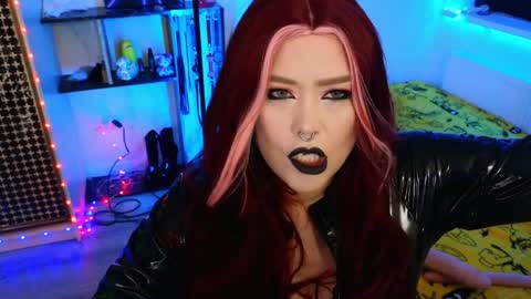 Laura  online show from May 10, 9:43 pm