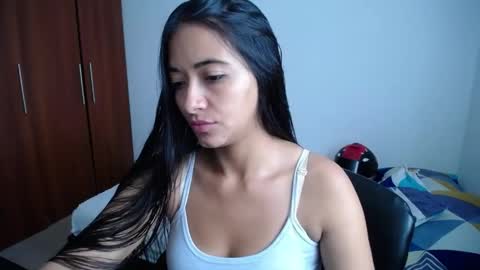 Ilauren online show from April 2, 2:24 pm