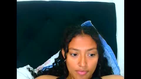 Snapshot of wild_moanaa chatting on October 5, 5:53 pm Jennifer wild online show from October 5, 5:53 pm