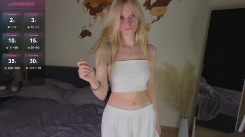 Ava online show from March 1, 3:38 pm