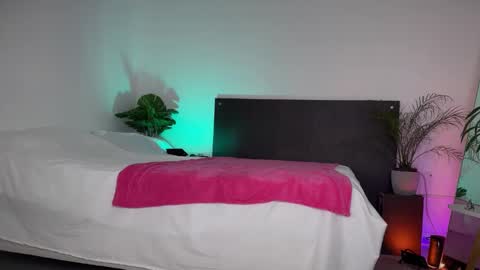 OF JunoHoly online show from November 18, 12:57 am