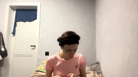 wildpeachh online show from October 28, 6:20 pm