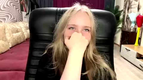 Anny online show from July 17, 10:17 am