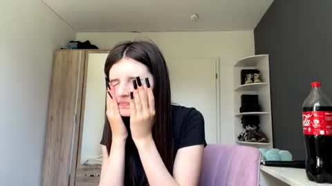 Mari online show from June 24, 1:29 pm