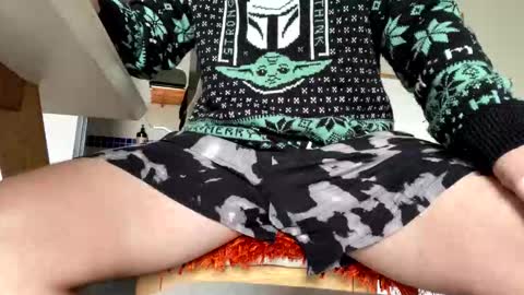 Winniethephoota online show from October 12, 6:32 pm