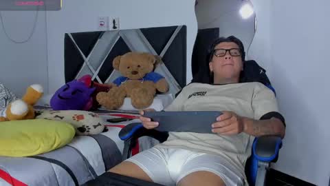 winniepooh_69 online show from May 2, 7:47 am
