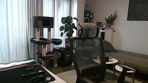 cream36 online show from January 4, 1:53 pm