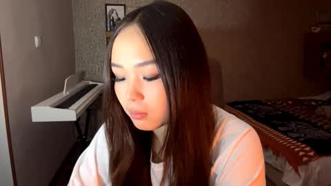 Amina online show from October 27, 2:39 pm