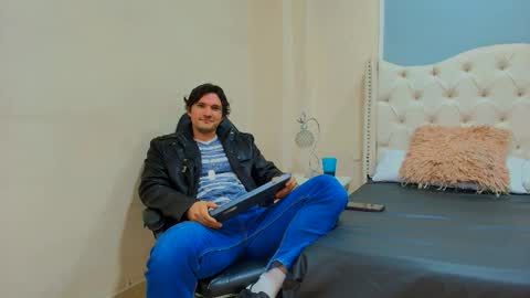 Wiston online show from March 10, 1:48 pm