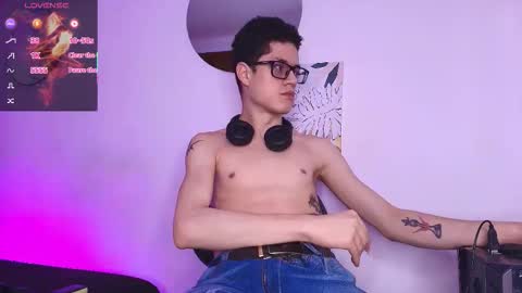  W O L F  online show from March 4, 12:02 pm