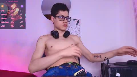  W O L F  online show from February 23, 12:07 pm