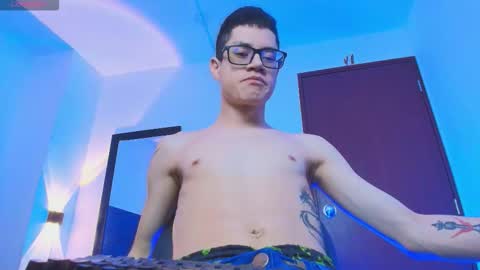  W O L F  online show from February 3, 11:36 am