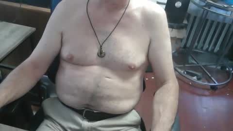 woodworker6473 online show from April 16, 10:34 pm