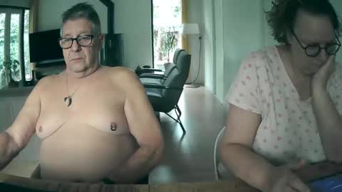 woodwurm and Snoeske online show from November 3, 7:20 am