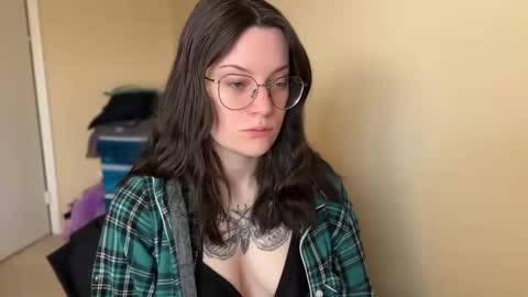 Lucina online show from February 3, 3:49 pm