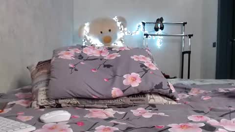 Lily online show from November 27, 10:12 am