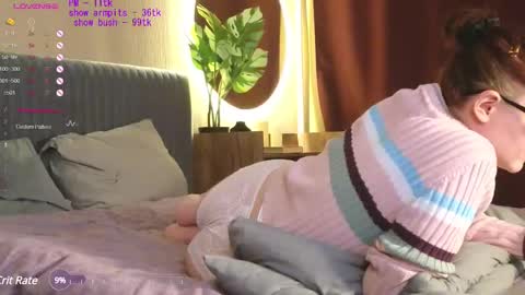 Snapshot of wow_luvng chatting on February 14, 5:57 pm Rebecy online show from February 14, 5:57 pm
