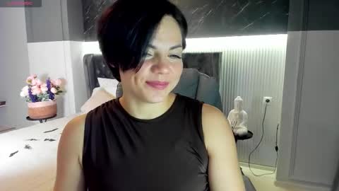 Maya online show from October 31, 12:33 am