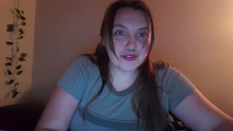 Snapshot of wrenwinter chatting on October 2, 6:34 am wrenwinters online show from October 2, 6:34 am