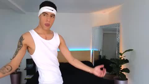 Snapshot of wyatt_rose chatting on September 15, 7:37 pm wyatt online show from September 15, 7:37 pm