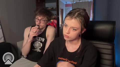 Philipp and Este online show from April 29, 3:44 am