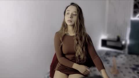 x_jules_ online show from October 17, 11:42 pm