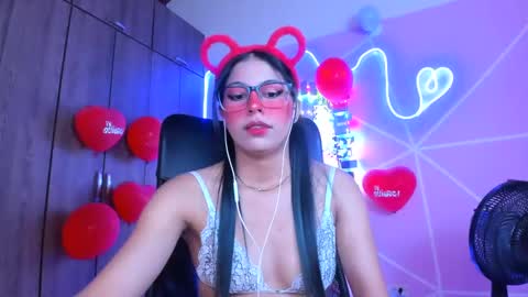 Snapshot of xallysonx_ chatting on February 17, 2:28 pm XALLYSONX online show from February 17, 2:28 pm