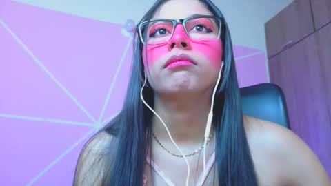 XALLYSONX online show from June 2, 11:45 am