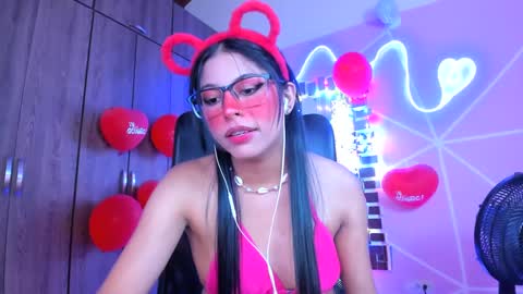 Snapshot of xallysonx_ chatting on February 18, 2:38 pm XALLYSONX online show from February 18, 2:38 pm