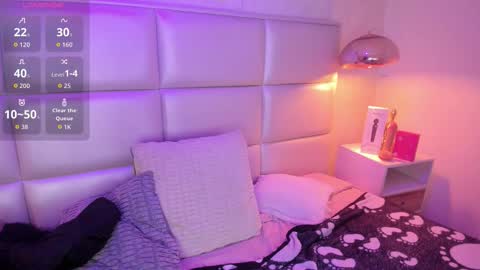 xara_u online show from February 28, 9:19 pm