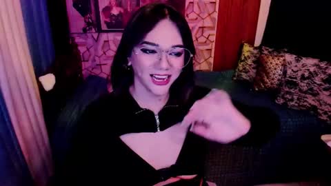 Snapshot of xdirtymistressx chatting on October 1, 7:40 am XDirtymistressX online show from October 1, 7:40 am