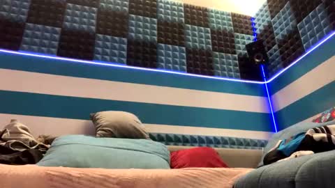 xeenooz online show from October 29, 4:03 am