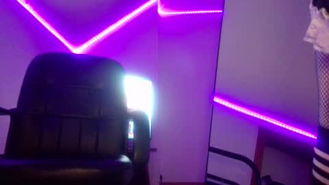 Ella online show from September 17, 6:55 pm