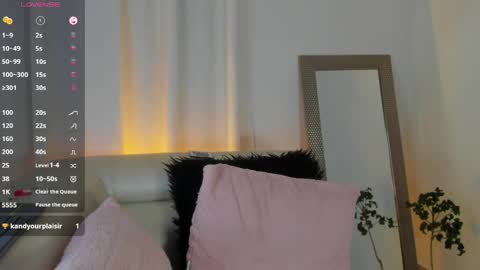 xena_bush online show from April 10, 8:19 am