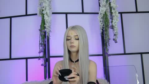 xenomy online show from December 17, 7:59 am