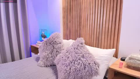 XIMENA LOPEZ online show from March 4, 7:22 pm