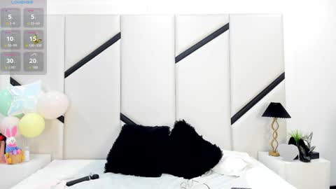 ximenacosta online show from April 6, 12:39 pm