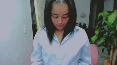 Snapshot of xiomy_winklar chatting on February 24, 3:44 am xiomy winklar online show from February 24, 3:44 am