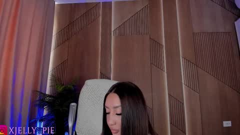 Snapshot of xjelly_piee chatting on September 15, 12:17 pm Charisma online show from September 15, 12:17 pm