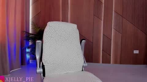 Snapshot of xjelly_piee chatting on September 13, 1:46 pm Charisma online show from September 13, 1:46 pm