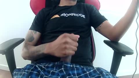 OmgItsSoFuckingBig online show from June 16, 1:31 am