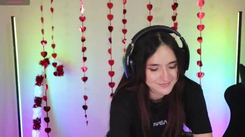 Snapshot of xmialozanoxx chatting on February 22, 7:45 am MiaLozano online show from February 22, 7:45 am