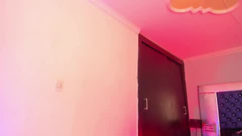 xmistresspervet online show from September 15, 12:17 pm